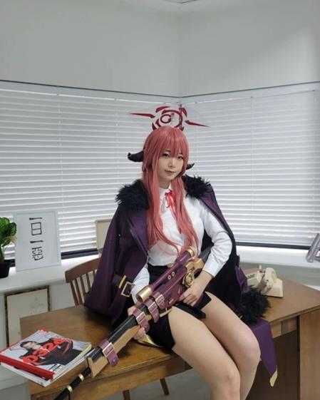 黑丝美腿格外诱人！清纯系韩妹Coser“luppicos”赏