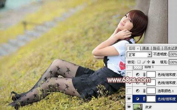 Photoshop为依靠树干的美女调制出早秋黄褐色